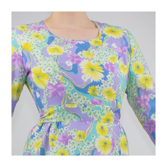 Vintage 1970’s Pastel Floral Longsleeve Maxi Dress - Picture 2 of 4